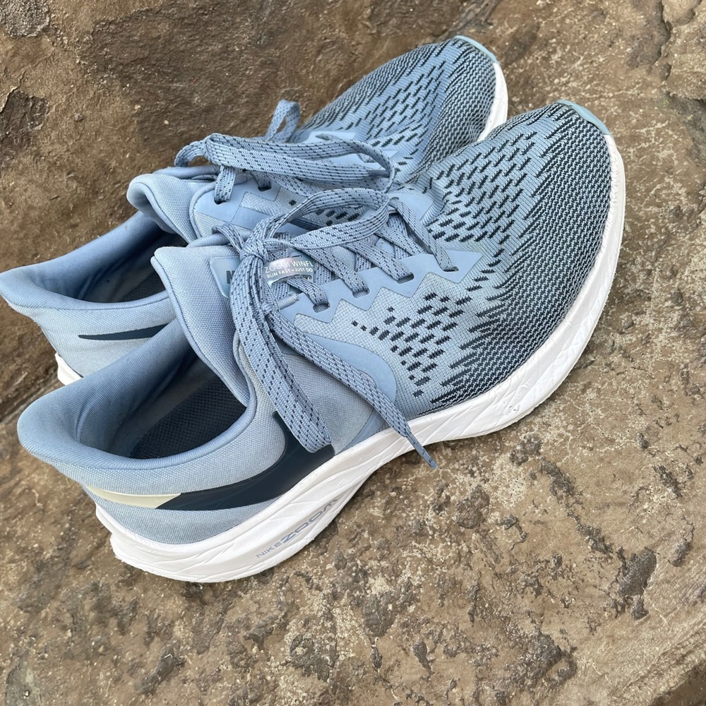 Women’s Nike Tennis Shoes Size 7.5